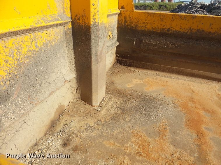 image for item FU9320 1998 International 2554 dump truck