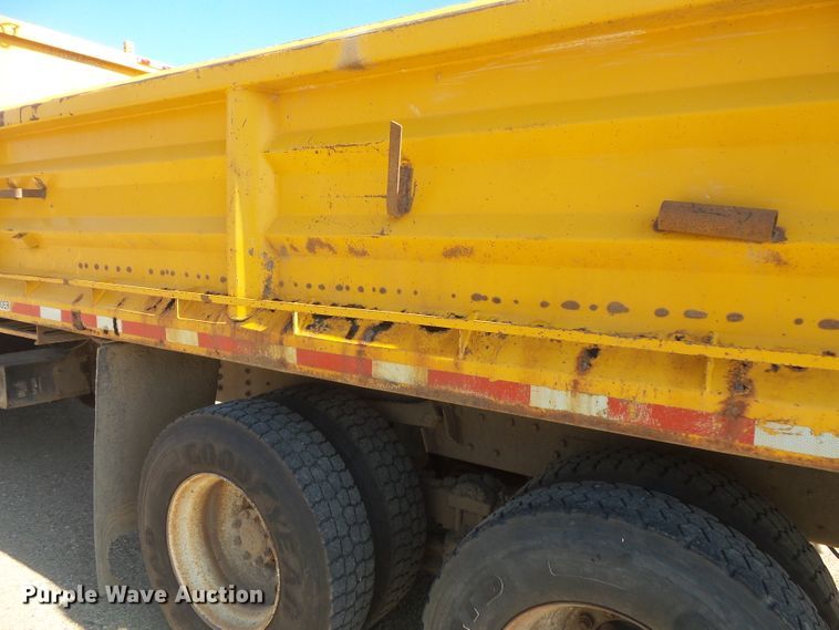 image for item FU9320 1998 International 2554 dump truck
