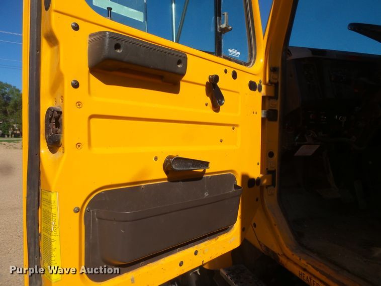 image for item FU9320 1998 International 2554 dump truck