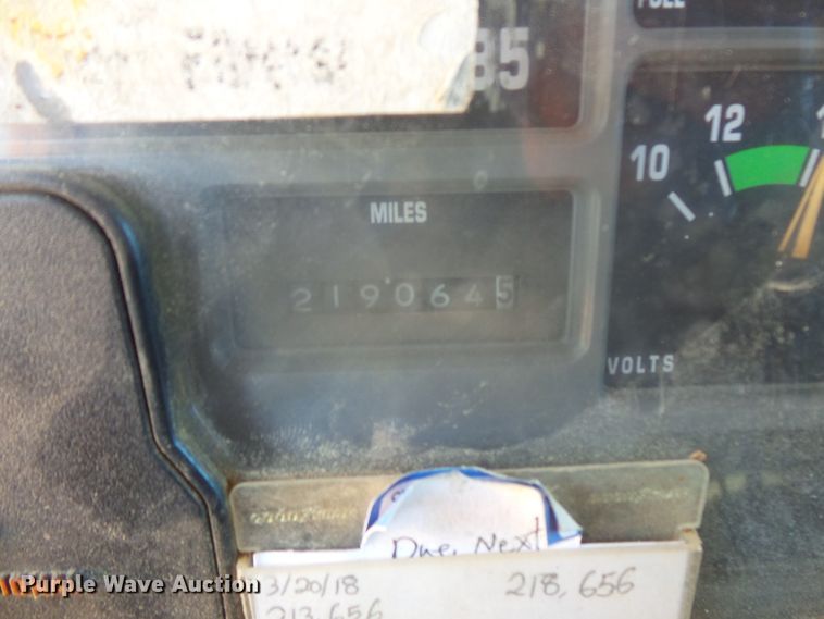 image for item FU9320 1998 International 2554 dump truck