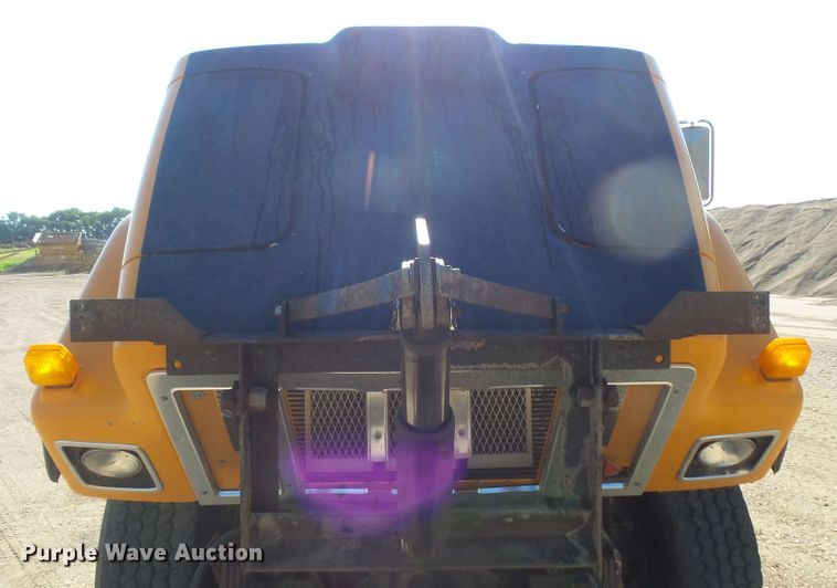 image for item FU9320 1998 International 2554 dump truck