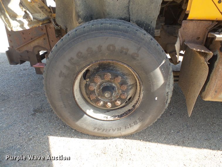 image for item FU9320 1998 International 2554 dump truck