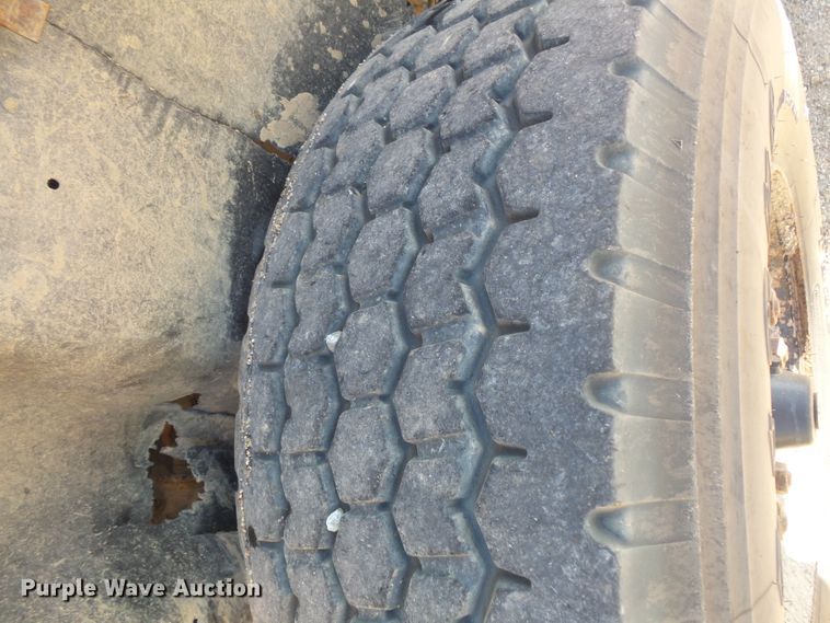 image for item FU9320 1998 International 2554 dump truck