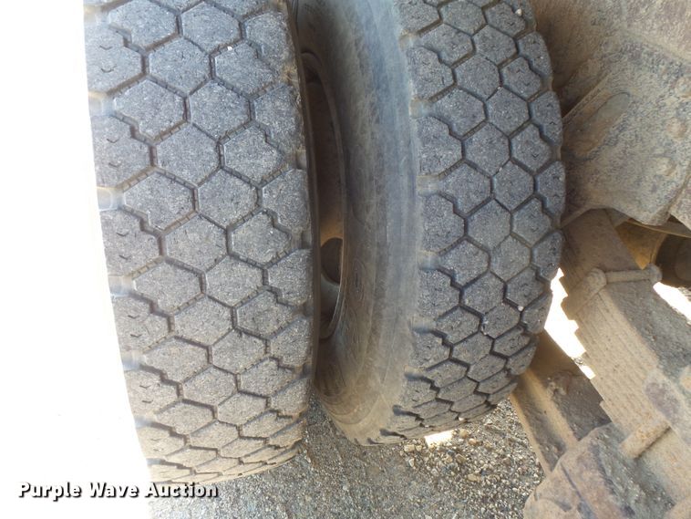 image for item FU9320 1998 International 2554 dump truck