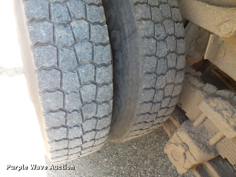 image for item FU9320 1998 International 2554 dump truck