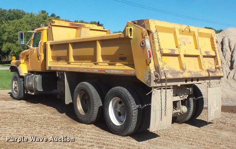 image for item FU9321 2000 International 2554 dump truck