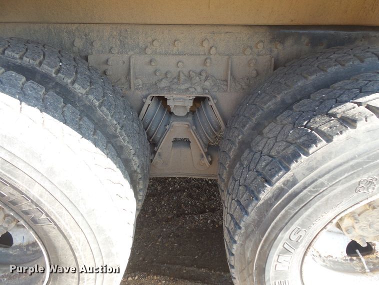 image for item FU9321 2000 International 2554 dump truck