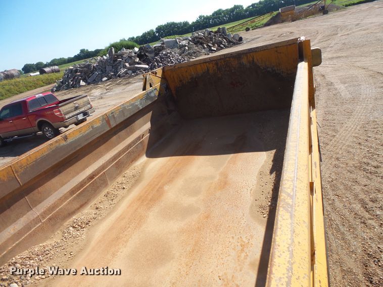 image for item FU9321 2000 International 2554 dump truck