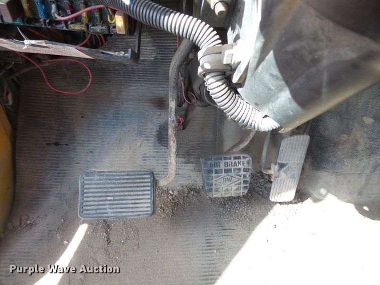 image for item FU9321 2000 International 2554 dump truck