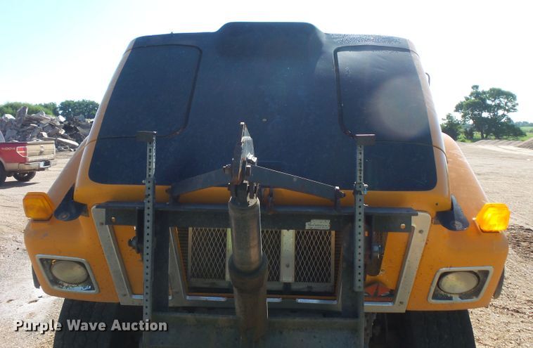 image for item FU9321 2000 International 2554 dump truck