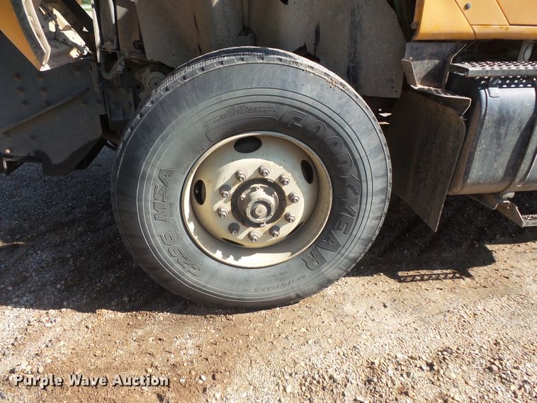 image for item FU9321 2000 International 2554 dump truck