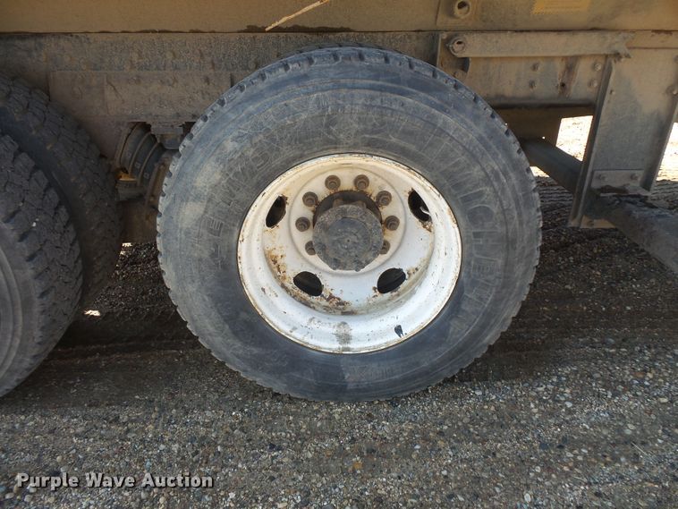 image for item FU9321 2000 International 2554 dump truck