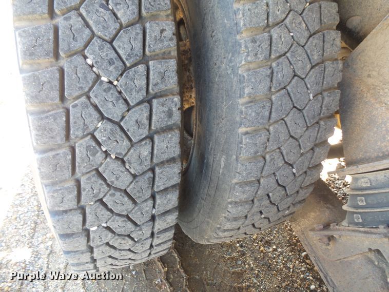 image for item FU9321 2000 International 2554 dump truck