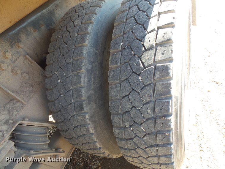 image for item FU9321 2000 International 2554 dump truck