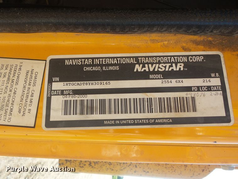 image for item FU9321 2000 International 2554 dump truck