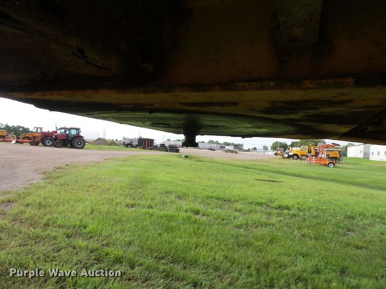 image for item FU9323 1994 Trail King TKI00SA-483 tilt deck equipment trailer