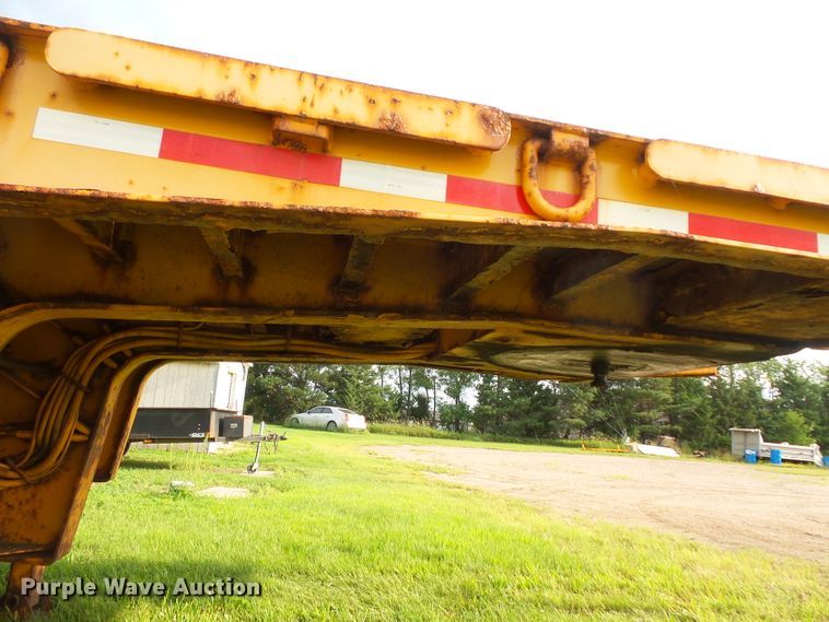image for item FU9323 1994 Trail King TKI00SA-483 tilt deck equipment trailer