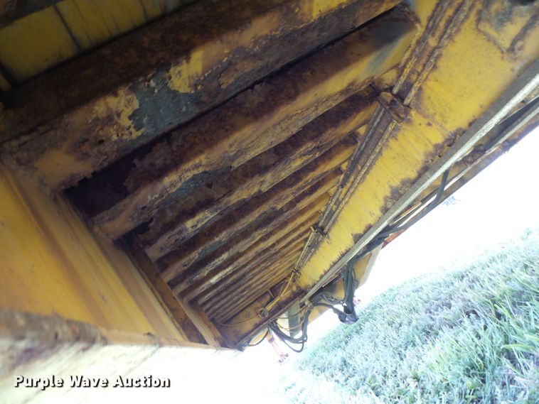 image for item FU9323 1994 Trail King TKI00SA-483 tilt deck equipment trailer