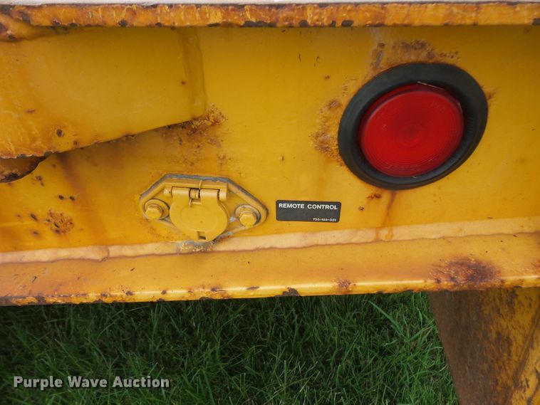 image for item FU9323 1994 Trail King TKI00SA-483 tilt deck equipment trailer