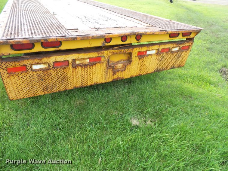 image for item FU9323 1994 Trail King TKI00SA-483 tilt deck equipment trailer