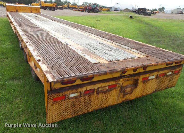 image for item FU9323 1994 Trail King TKI00SA-483 tilt deck equipment trailer