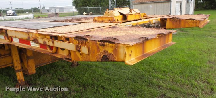 image for item FU9323 1994 Trail King TKI00SA-483 tilt deck equipment trailer