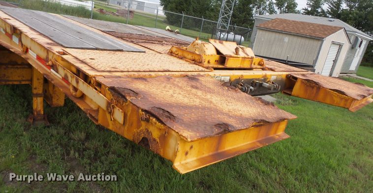image for item FU9323 1994 Trail King TKI00SA-483 tilt deck equipment trailer