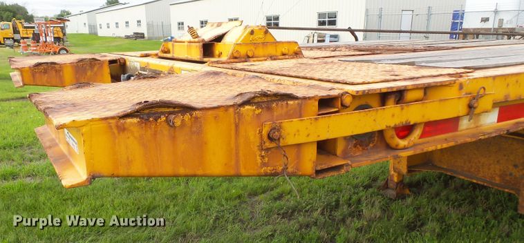 image for item FU9323 1994 Trail King TKI00SA-483 tilt deck equipment trailer
