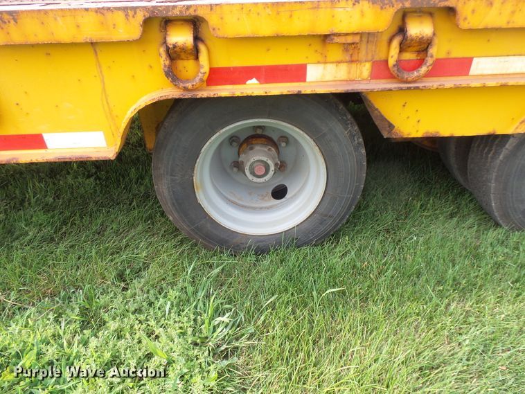 image for item FU9323 1994 Trail King TKI00SA-483 tilt deck equipment trailer