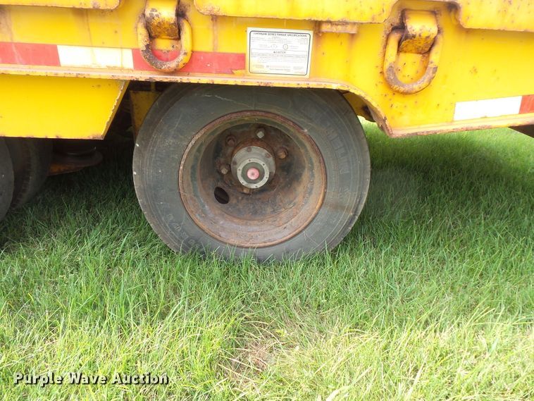 image for item FU9323 1994 Trail King TKI00SA-483 tilt deck equipment trailer