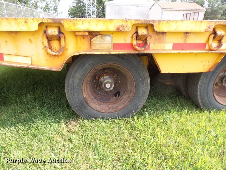 image for item FU9323 1994 Trail King TKI00SA-483 tilt deck equipment trailer