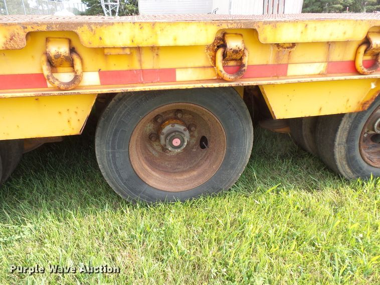 image for item FU9323 1994 Trail King TKI00SA-483 tilt deck equipment trailer