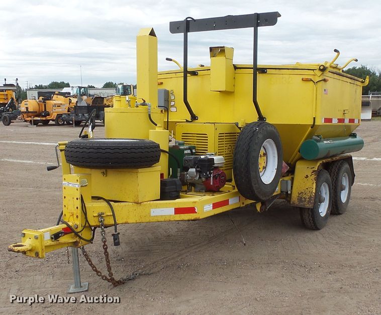 image for item FU9324 2011 Falcon bituminous mix trailer