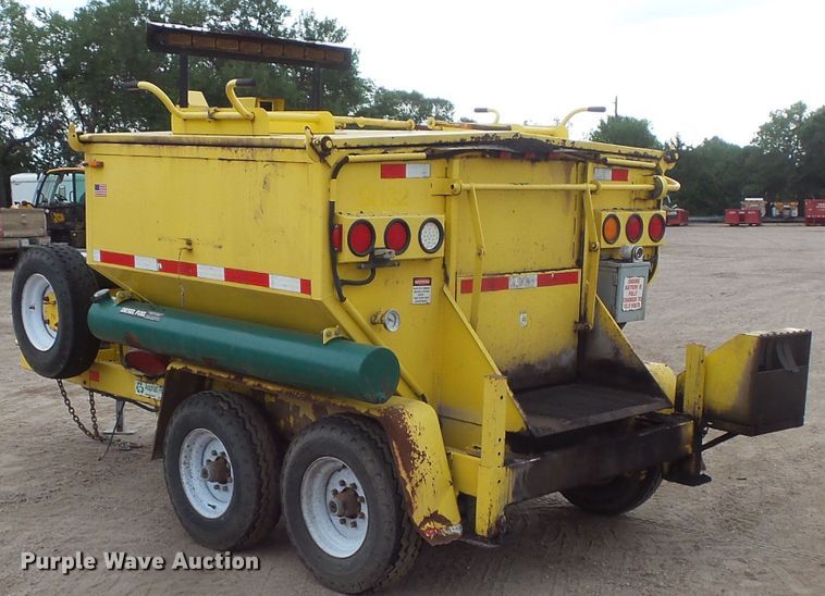 image for item FU9324 2011 Falcon bituminous mix trailer