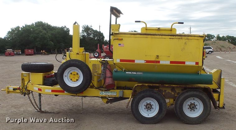 image for item FU9324 2011 Falcon bituminous mix trailer