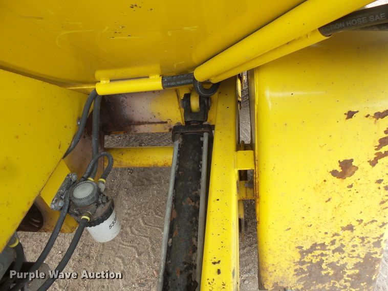 image for item FU9324 2011 Falcon bituminous mix trailer