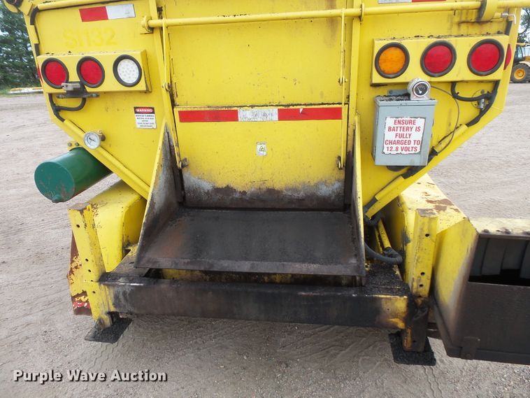 image for item FU9324 2011 Falcon bituminous mix trailer