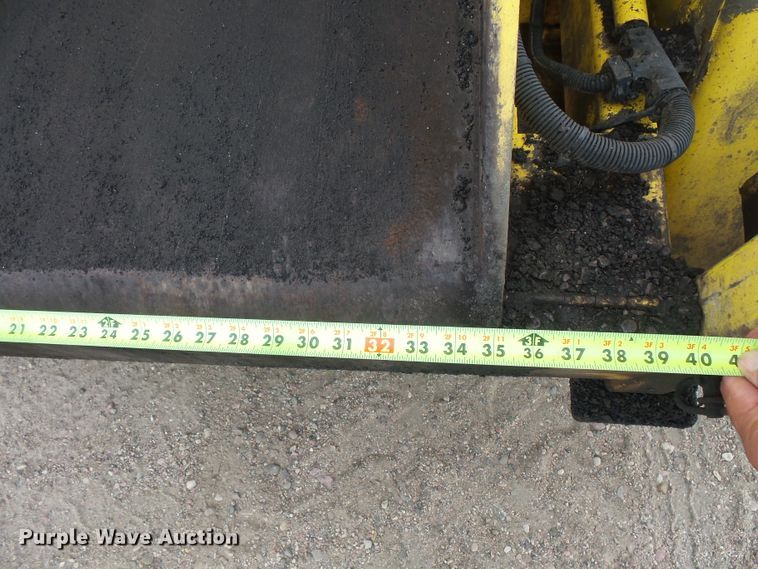 image for item FU9324 2011 Falcon bituminous mix trailer