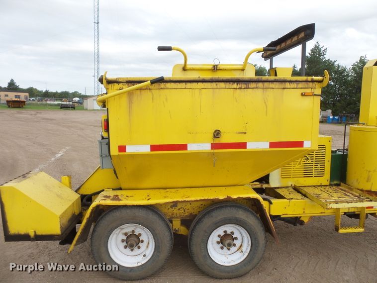 image for item FU9324 2011 Falcon bituminous mix trailer