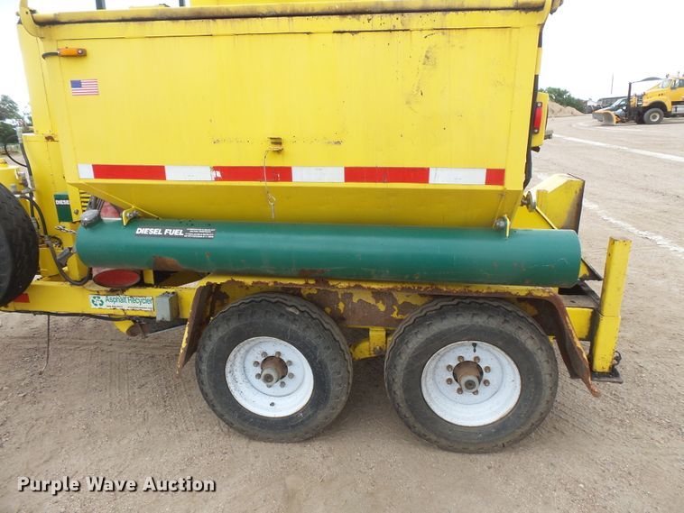 image for item FU9324 2011 Falcon bituminous mix trailer