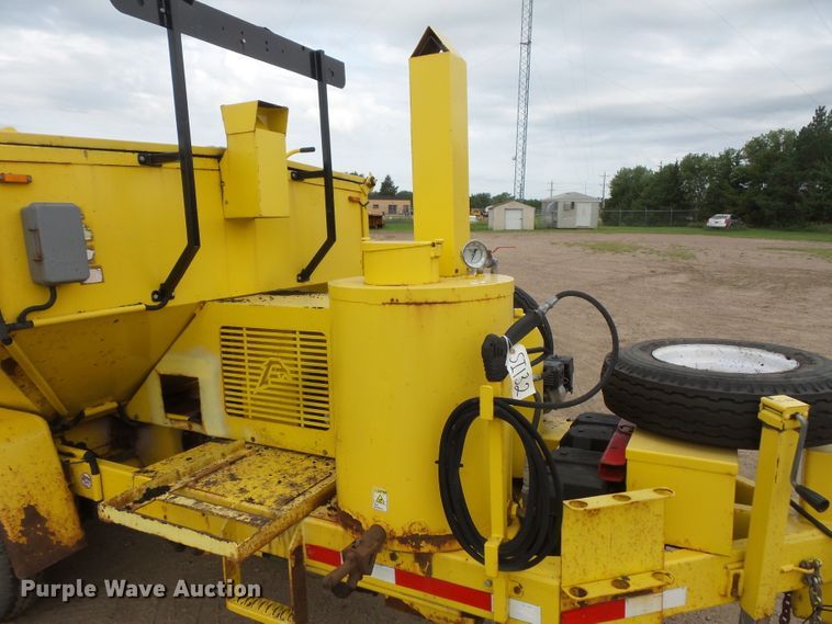 image for item FU9324 2011 Falcon bituminous mix trailer