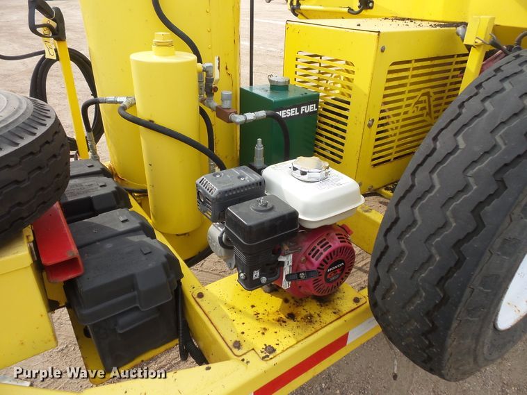 image for item FU9324 2011 Falcon bituminous mix trailer