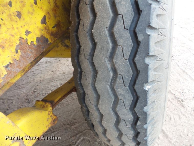 image for item FU9324 2011 Falcon bituminous mix trailer