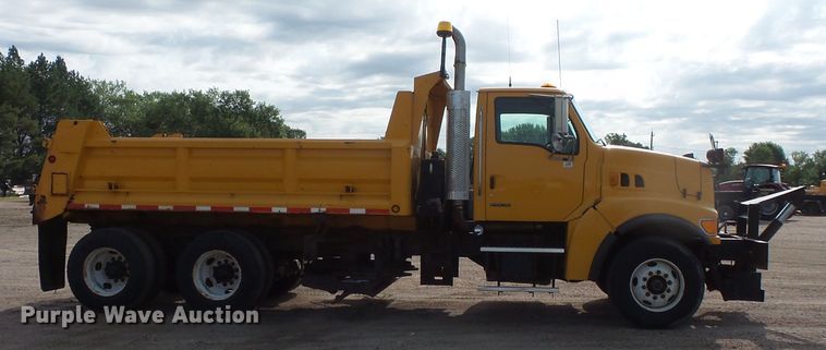 image for item FU9325 2003 Sterling L-Line dump truck