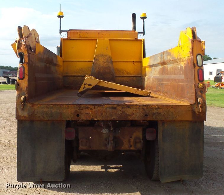 image for item FU9325 2003 Sterling L-Line dump truck