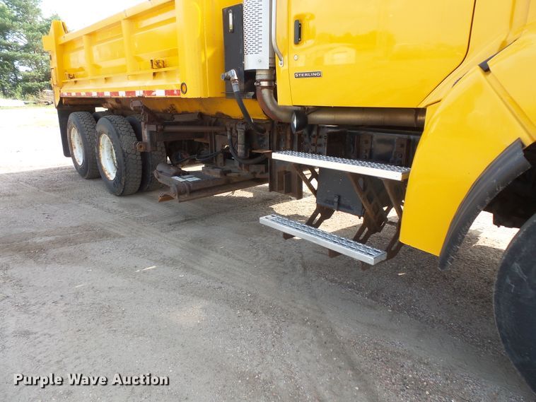 image for item FU9325 2003 Sterling L-Line dump truck