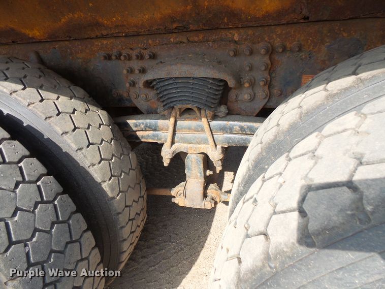 image for item FU9325 2003 Sterling L-Line dump truck