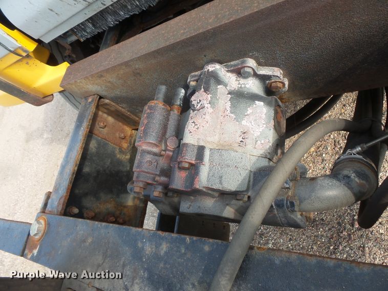 image for item FU9325 2003 Sterling L-Line dump truck