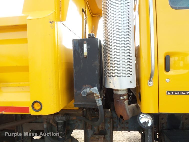 image for item FU9325 2003 Sterling L-Line dump truck