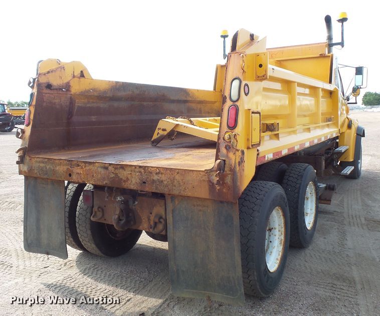 image for item FU9325 2003 Sterling L-Line dump truck